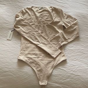 Babaton contour bodysuit scoop neck